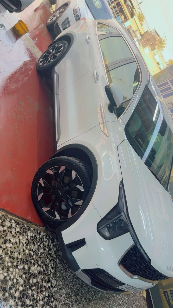 السلام عليكم للبيع سورنتو موديل 2025 خليجي سياره داتا شو ويل 20 حساس امامي خلفي محرك 6سلندر كشنات كهرباء وبعد بيها مواصفات ماشيه 30الف وسياره مكفوله كفاله عد الطخه مبينه عدكم بل صور العنوان بغداد *********** اتصل ودلل
