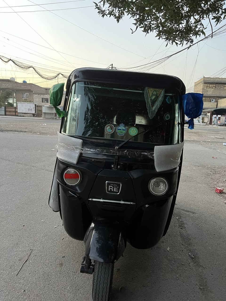 السلام عليكم تكتك 2022 مرقم. بغداد الوحه تكتك نضيفه وخير من الله السعر    8 و 700وبيها. مجال  العنوان بغداد مدينه الصدر. *********** وتساب غير متواجد ع خط الوتساب مفتوح
