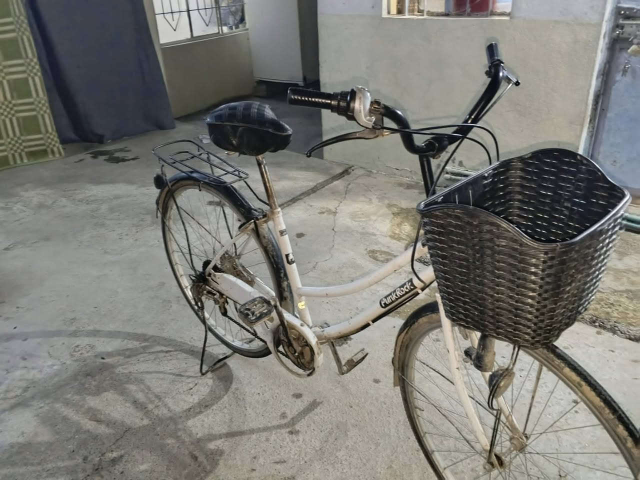 بايسكل للبيع السعر 60 بي مجال الشراي يراسل خاص


**إذا كنت صاحب هذا الإعلان وتريد حذفه لأي سبب، رجاءا أرسل رسالة إلى الدعم الفني**