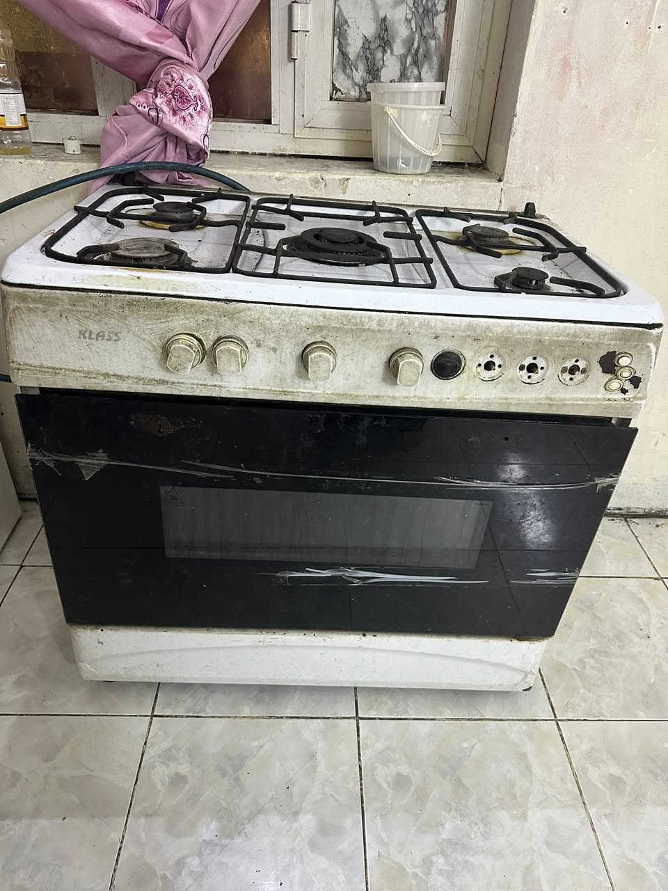 طباخ خمس عيون شغاله كل العيون فقط بس فرن ميشتغل


**إذا كنت صاحب هذا الإعلان وتريد حذفه لأي سبب، رجاءا أرسل رسالة إلى الدعم الفني**