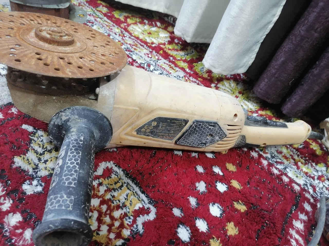 للبيع غراض شلعه وحده ومفرد
٢ ماطور غساله شغالات 
دريل جك همر شغال
كوسره شغاله عوزه بس برغي واحد
جوزه رباعيه
محولات لدات شغالات بس ماعرف بحجامهم وقدرتهم
نشره كلوبات اصفر قوي طكتين
ابيعهن كلهن شعل وبيع مفرد اليراسلني هسه اله خصم وسعار مناسبه جدا اتصل على هذا الرقم ***********
