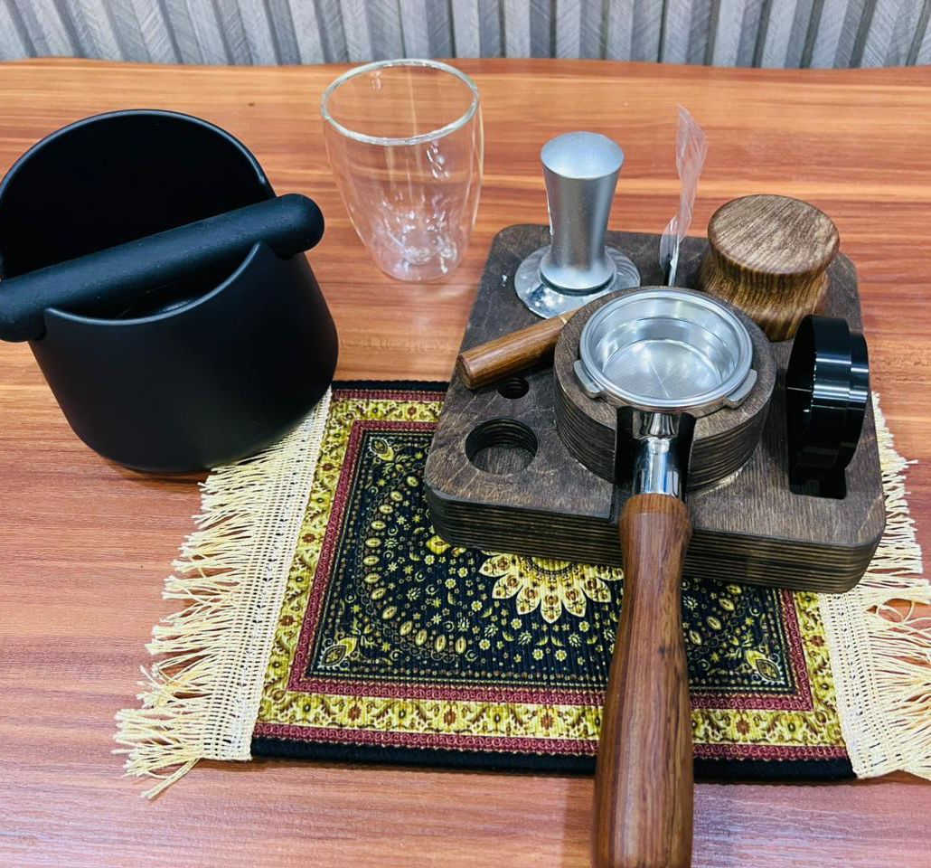 تتوفر كافة اداوت الباريستا قياس 51/ 58 
بورتفلتر مكشوف 
تامبر سبرنك 
موزع ثقيل 
رنك مغناطيس 
مفكك تكتلات مع قاعدة 
بتشر رسم 
باك سكرين 
نوك بوكس 
جلدات ربل صغير وكبير 
قاعدة اداوت 
التفاصيل خاص يوجد توصيل


**إذا كنت صاحب هذا الإعلان وتريد حذفه لأي سبب، رجاءا أرسل رسالة إلى الدعم الفني**