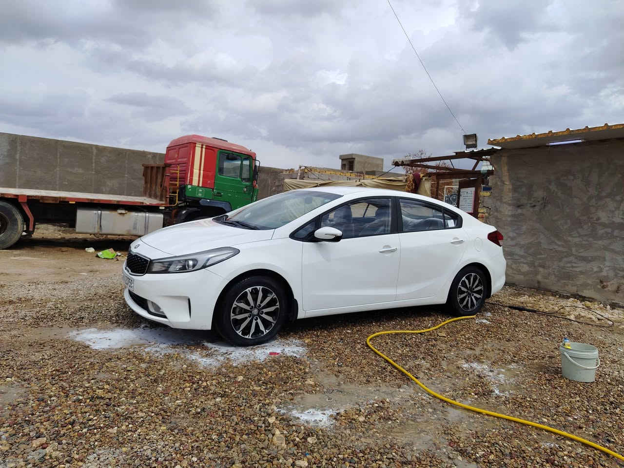 سلام عليكم ورحمة الله وبركاته
للبيع كيه سيراتو
موديل ١٨ 
لون ابيض
داخل لون  اسود
مكينه ١٦٠٠ سسبورت
مكينه وكير مكفولات
رقم أربيل انكليزي
تخم تاير
حداديه امامي خلفي
حساسات  فول معده لفتحه كامره خلفيه
ويل كب سياره جاهزه ترايك ٢٠٠
ربع متخسر عليه
مكاني بابل  ***********
