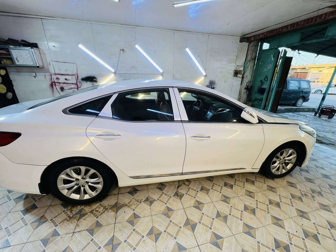 سلام عليكم
ازيره موديل15  فول مواصفات ماعده البنرامه 
سياره جاهزه من كلشي ربع ماذب عليهه مكينه كير حداديه تبريد كله جاهز  بيهه صبغ جاملغ خلفي بدون دواخل والباقي مكفول 
مكان السياره دوانيه مهناويه رايديها ب118 اني مكلف بلنشر ‭0786 286 9693‬
