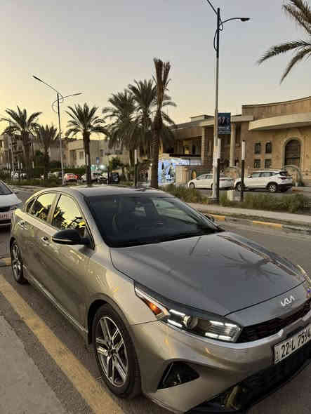 1_كيا _فورتي  GT_LINE  2022ارقام اربيل باسمي
2_المكينه 2000 ماشيه51 الف  
3_بصمة لدات امامية+لدات خلفيةمري لون اسود+اشاير بالمري إنارة ترحيب عند لاقتراب من سيارةكشنات جلد+ مخمل مختومه بشعار GT line
+انارة داخليه
جنطة ذكية تفتح عند الاقتراب
رادارات امامية وخلفية وجانبية
توقف ذاتي تحديد مسار مانع انزلاق ستيرن حرف Dمختوم بختم GT line
شاشة كبيرة حجم 9ملم الحجم الجديد+نظام جديد
ثلاث وضعيات قيادة(Sport-Normal -Smart)
مثبت سرعة قياده ذاتيه
4_حادث باب سكن وجاملوغ ابدل  بدون دواخل بدون ايرباك
5_السعر ١٦٥ وبيها مجال بسيط
العنوان بغداد اليرموك حي الداخليه
للاستفسار ***********/***********
