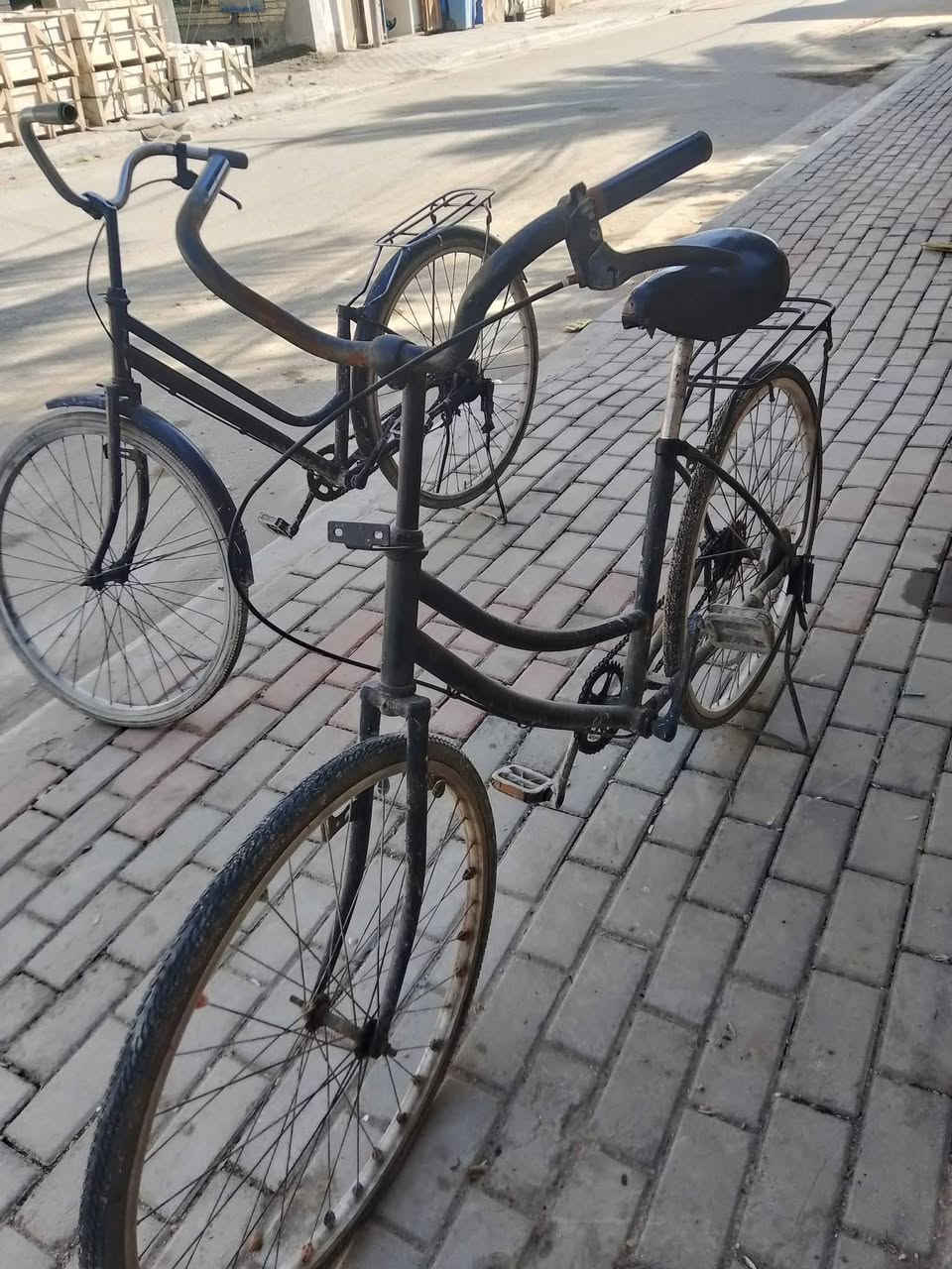 السلام عليكم 2باسكلات للبيع واحد حجم 26واحد 27سعرهن 60وبيهن مجال مكاني كربلاء شهداء الملحق ***********
