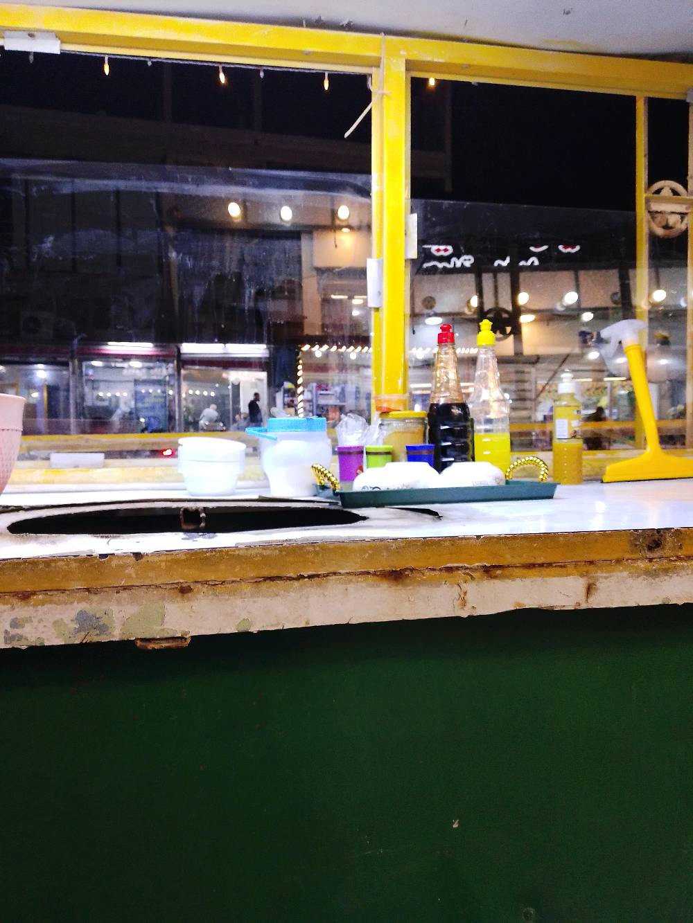 عربانه ترهم كلشي كشك ال أي شي
لبلبي او مشروبات أو بقلاوه أو تعرض عليها شي مكاني بعقوبه كاطون الرازي 