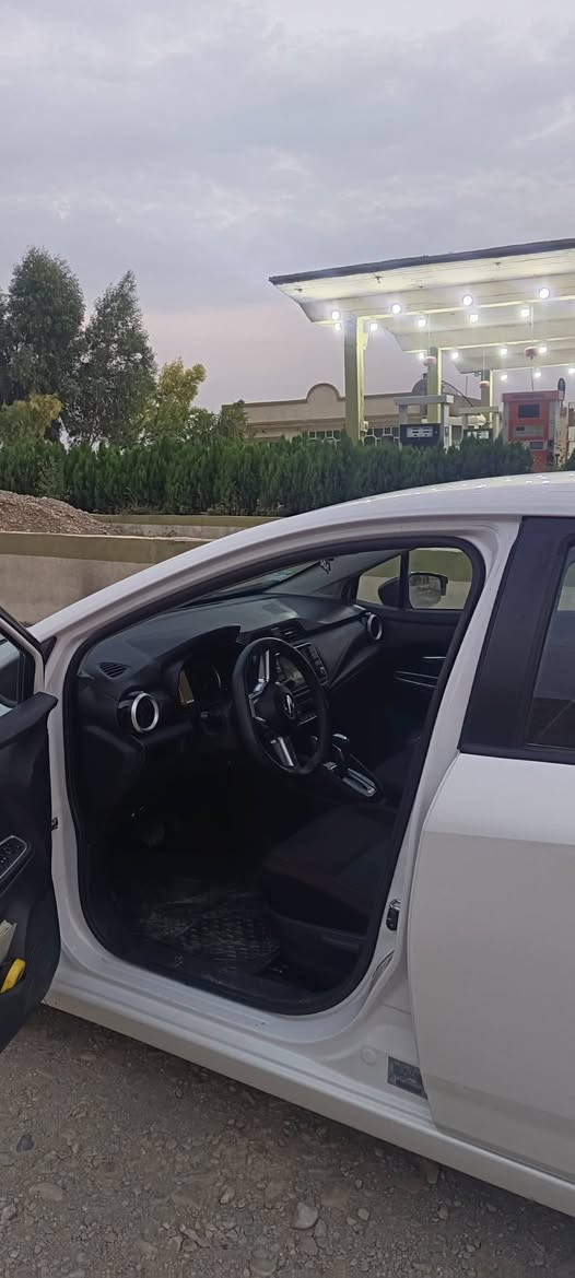 نیسان ڤێرسا 2021  SR  شکڵ گۆڕاو

(ڕاداری ئاوێنەو خەتی جادە -ئۆتۆ ستۆپ -مۆدی لێخوڕین نۆڕماڵو سپۆڕت-لایت لید-ویل کرۆم -بەسمە-گێچ 
ئەلیکترۆنی-شوێن وەیارلیسی شەحن-تەحەکوم
 سوکان-حاسە -شاشە گەورە-تەحەکوم لایتو ئاوێنە -تەحدید سورعە-کامێرا- کوشن گەرم ـ زۆر مواسەفاتی تر....(
بـۆنیت وجەمەلەخی  بۆیاخە بئ ناو
27mile ڕۆیشتن
گێڕو مەکینە بەشەرت
***********
