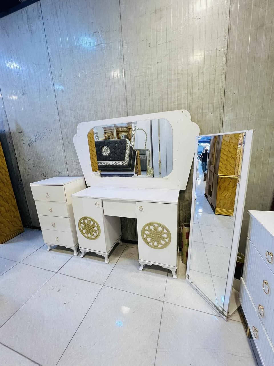 غرفة. تركي.  مودرن ثقيل. لون مميز. ١٠قطع. كوالتي. عالي 750 واصل. كول مناطق بغداد بغداد, العراق


**إذا كنت صاحب هذا الإعلان وتريد حذفه لأي سبب، رجاءا أرسل رسالة إلى الدعم الفني**