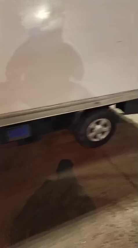 السلام عليكم
كيا براد ٢٠٠٦ محرك كرنفال ٢٠١٠ 
تخم تاير جديد صدر جديد تبريد جديد بيها خياسات وضربه من كدام مكانها بغداد 
السعر ٨٨ وبيه مجال سياره خير من الله  
 تواصل واتساب 
***********
