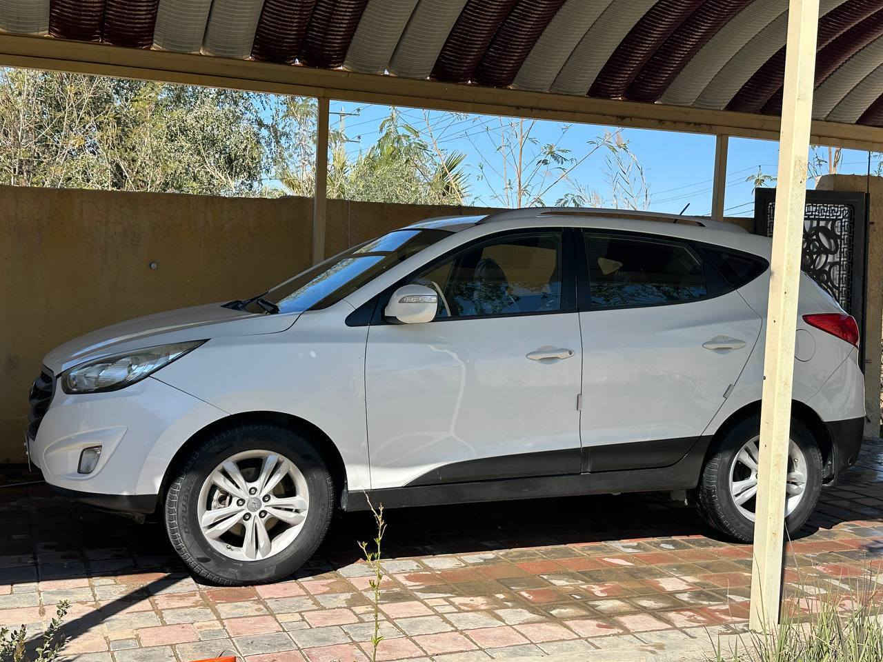 توسان 2014 رقم اربيل الدولي خليجي محرك دوش جاهزة السيارة من كير ومحرك وحدادية وتبريد خير من الله ما بيها نقص بيها صبغ فقط البنيد والباقي مكفول شرط بدون ضربة ولا دواخل السعر 140 مكاني كربلاء ناحية الحسينية للاستفسار الاتصال على الرقم ***********
