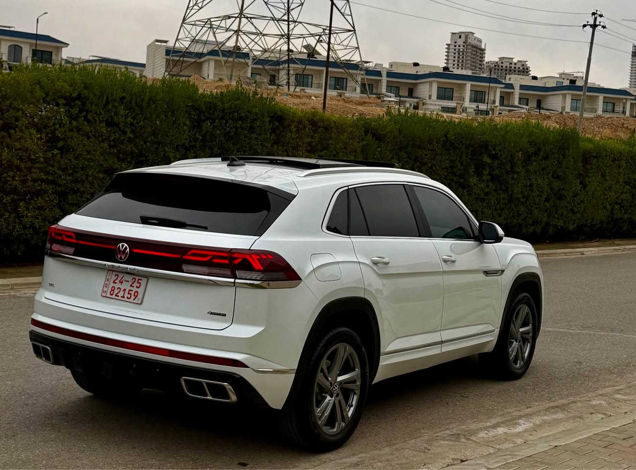 Volkswagen atlas  SEL R-line cross sport 
موديل ٢٠٢٤ 
ماشي ٧ الف مايل
فول مواصفات اعلى فئة
صبغ باب واحد فقط بدون ايرباگ فقط بردات
الرقم كاتي تترقم اربيل
عنوان اربيل
السعر / ۳٤۸ و مجال بسيط
0751 508 5570 أربيل, العراق
