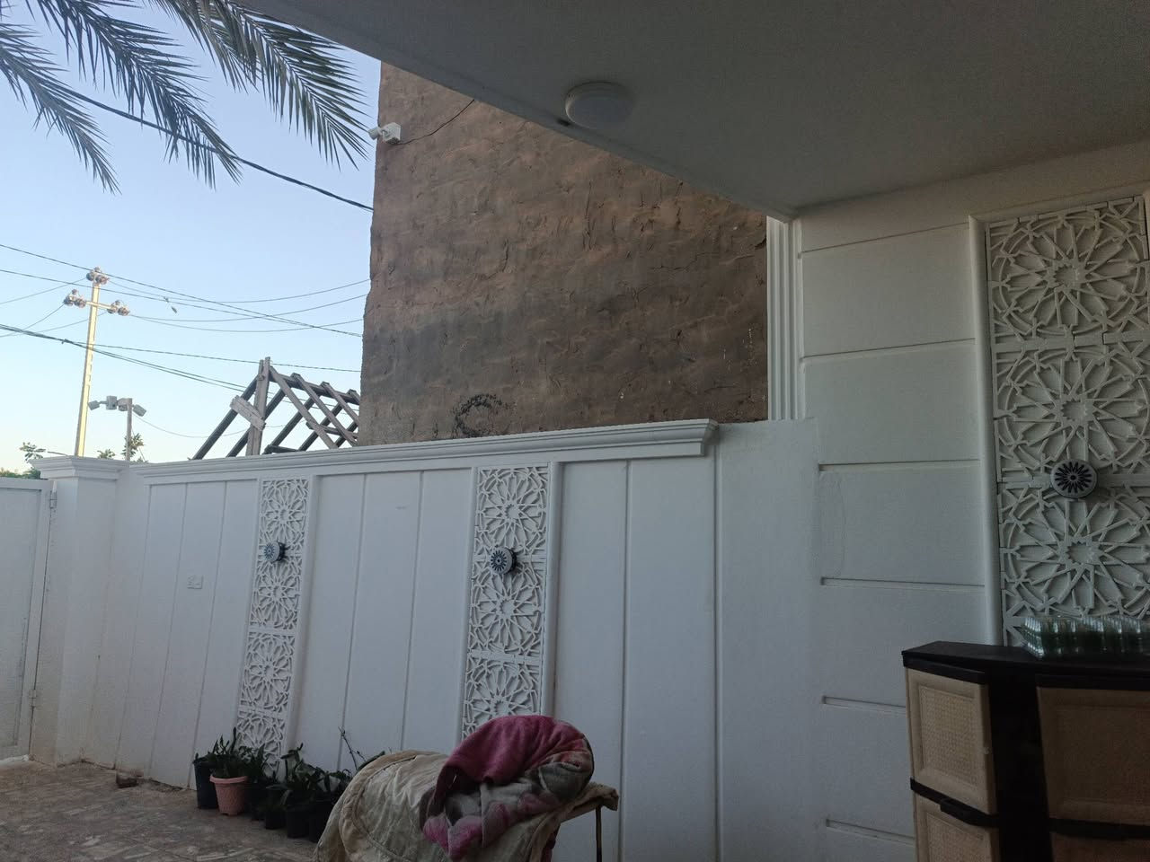بيت ملك صرف بكربلاء مساحة ٢٠٠ متر طابق واحد
مقابل حديقة كبيرة ومجاور مجمع مدارس وقريب جدا على مركز المدينة بشارع ابو طالب بحي الشرطة مسافة ٥ دقائق بالسيارة عن الامام أو مشي ربع ساعة متوفر كل الخدمات
للعلم المنطقة كلها مواكب وزوار خلال الزيارات  

للتواصل ***********

وتحويل مباشر باسم المشتري
