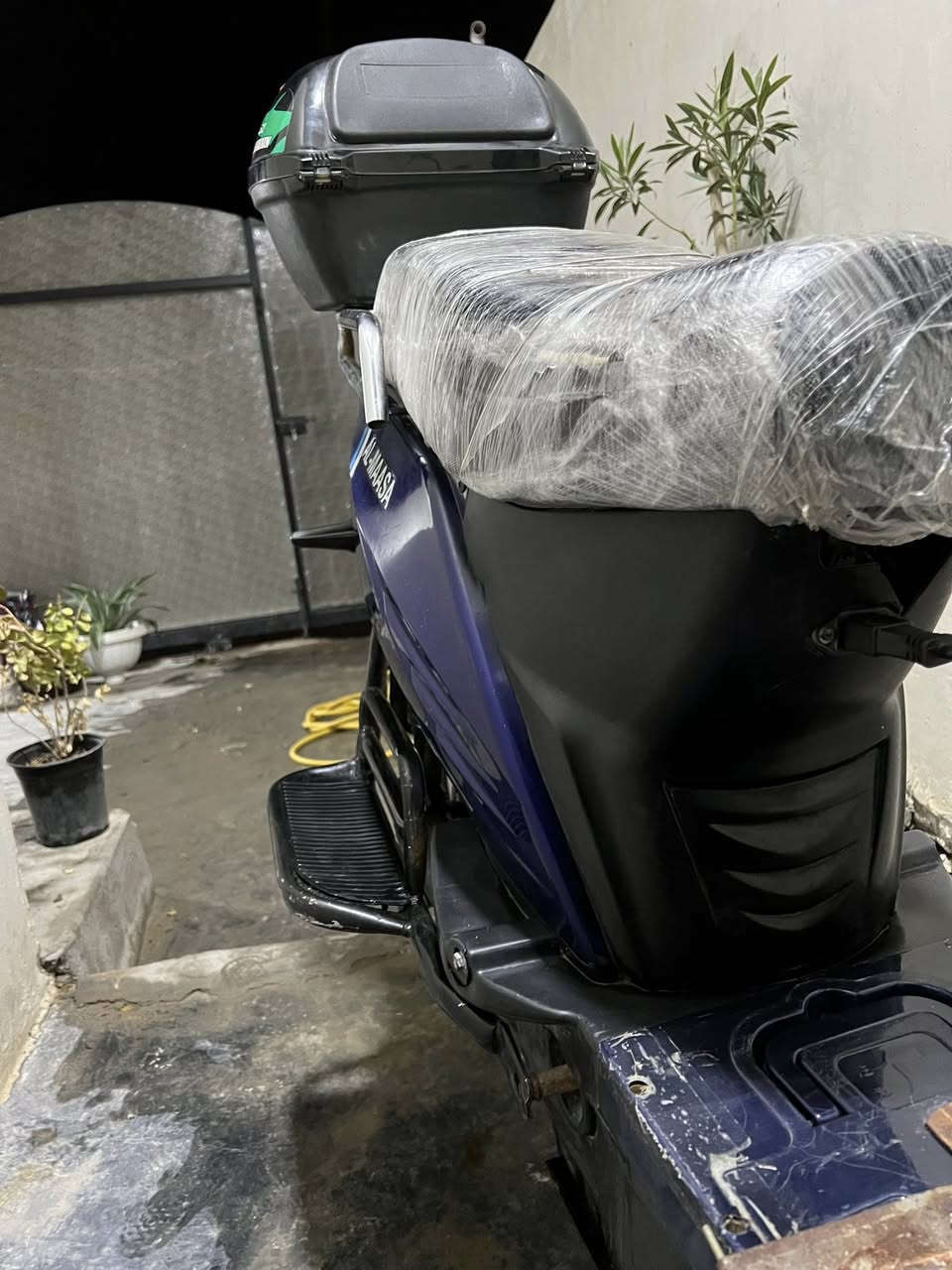 دراجه شحن هارلي
كلشي شغال بيها 
اشاير 
ضوء
هورن
شاشه
فول نضافه
بطارياته ع فحص جدد سعر 350
رقم***********مكاني جغيفي ثانيه
