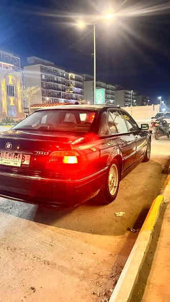 سلام عليكم
بيئم موديل٩٨.   744.   سعر80$. بيه مجال
سياره حلوه حيل ترايه. مكينه. كير تبريد تخم تاير. 
جاهزه ٢٤حبايه سياره فول موصفات 
برغي ما نكصه مكاني بغداد حريه ***********
