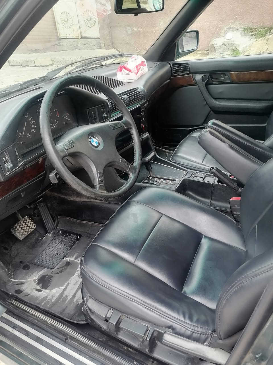 السلام عليكم
بي ام دبليو ٥٢٥
محرك ٥٢٥ كبس دبل فانوس
الون زيتوني مصبوغه جاملية
السيارة بأسمي شرط التحويل
السعر 60 $ وبيها مجال بسيط
مكان السيارة موصل الأيمن
***********
