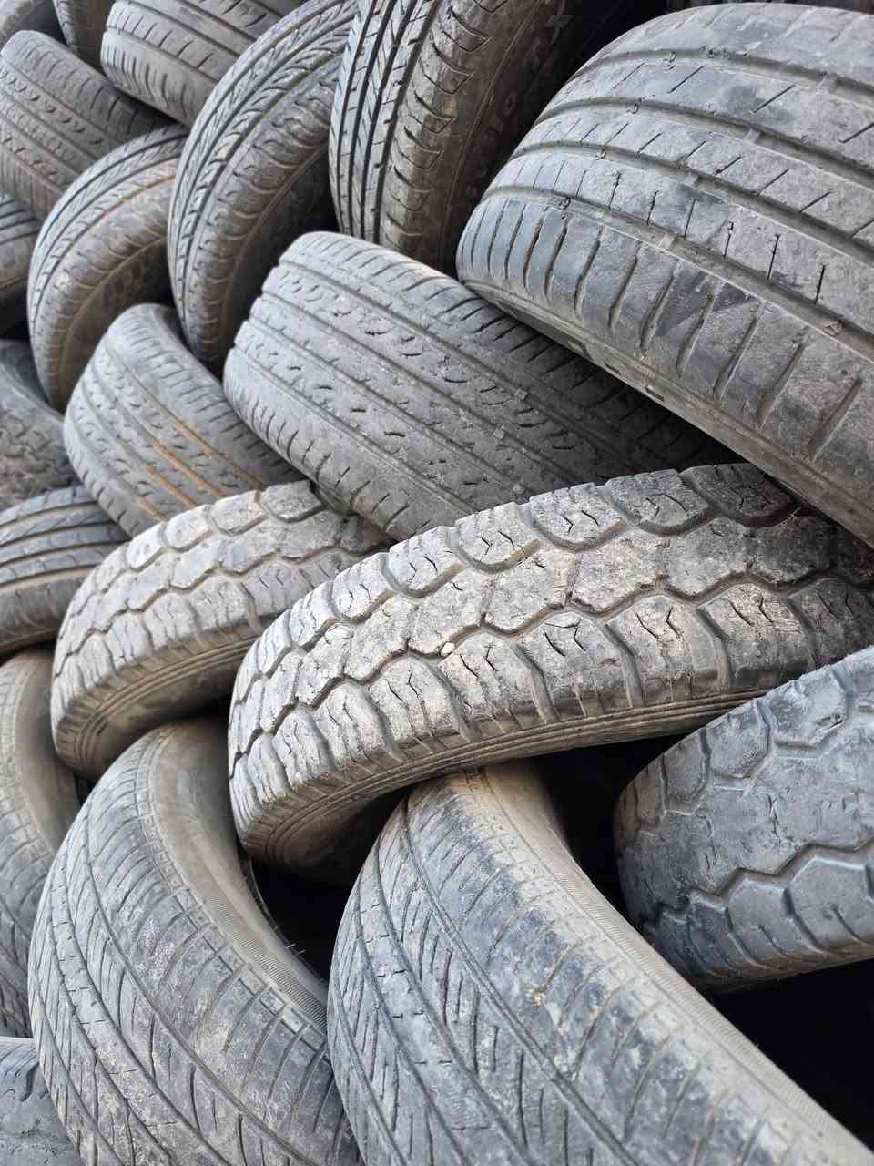 تايرات مستعمل مال فتح قياسات ١٢/١٣/١٤/١٥/ جملة عنوان كركوك فلكه اخوان مجمع تايرات ***********
