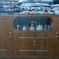 ! عندي بوفيه نضد فراش كلش مابيه ونظيفه للبيع سعر 100الف دينار للاستفسا...