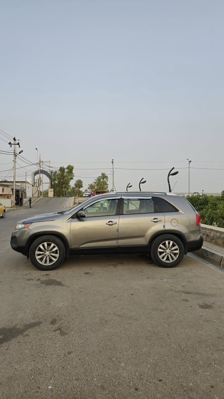 رقم بغداد مشروع وطني ( الالماني )
محرك ٦ سلندر  
لون فيلي 
ضررها موضح بالصور 
وصور السونار موجود ايضاً بالمنشور
السيارة حلوة ونظيفة استخدام شخصي
ماشية 180 ميل 
تبريد 3 قطع . 7 راكب ، شاشة اندرويد وكامرة دوارة
اشاير بالمري وباقي المواصفات المعروفة ..
مكان السيارة : بغداد - الدورة
السعر المطلوب : 147 ورقة وبيها مجال بسيط جداً ..
للتواصل خاص او الاتصال على الرقم 
***********
