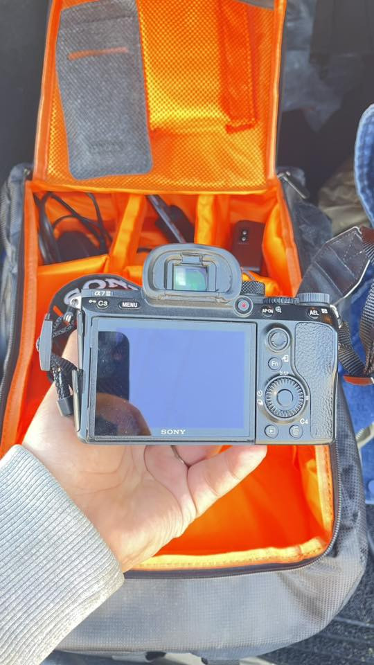 السلام عليكم كامرة سوني a73 للبيع مع عدسة سكما 24-70 نضيفة كلش
الكامرة شترهة 12k
مع ملحقات حقيبة 
شاحنة خارجية
رامين ساندسك ١٢٨/٦٤ الاصليات 
كارتريدر 
الكارتون مال الكامرة والعدسة موجودة
للاستفسار عن السعر 
***********
