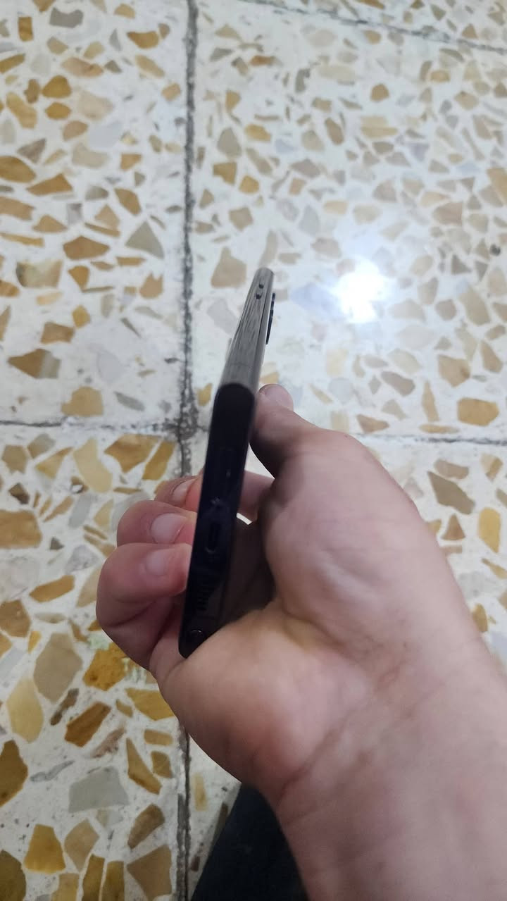 السلام عليكم s22 الترا جهاز مبدل شاشة ورجعت انكسرت من الجانب بس ما ماثرة ع اللمس جهاز كلة بلادي الباقي كامرات دمعة 256 تك للمراوس فقط ايفون بيع اذا عجبني سعرك


**إذا كنت صاحب هذا الإعلان وتريد حذفه لأي سبب، رجاءا أرسل رسالة إلى الدعم الفني**