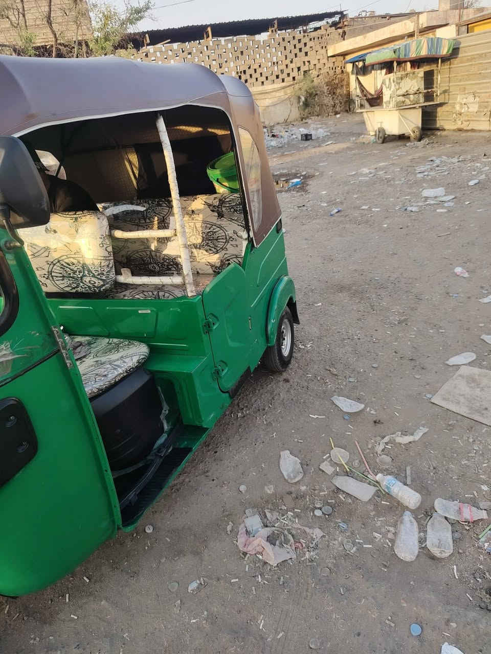 للبيع موديل 21 رقم وسنويه بسمي سعر 8ونص وبيها مجال بغداد سبع قصور ***********
