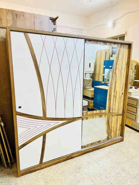 غرفه نوم تركي 🇹🇷🔥
نضافة 90 💯 شبابي 
6 قطع سرير 2 منفصل 
بسعر 475 قفل مع شد ونقل مجاني
***********
