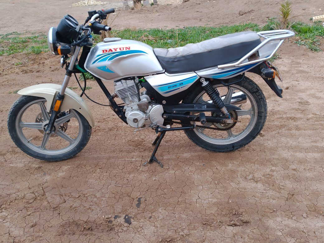 السلام عليكم دايون عضم رصاصي للبيع محرك مكفول اوراق سكنر مديل 21درجه حلو سعره 575وبيه مجال المكان حله ابو غرق


**إذا كنت صاحب هذا الإعلان وتريد حذفه لأي سبب، رجاءا أرسل رسالة إلى الدعم الفني**