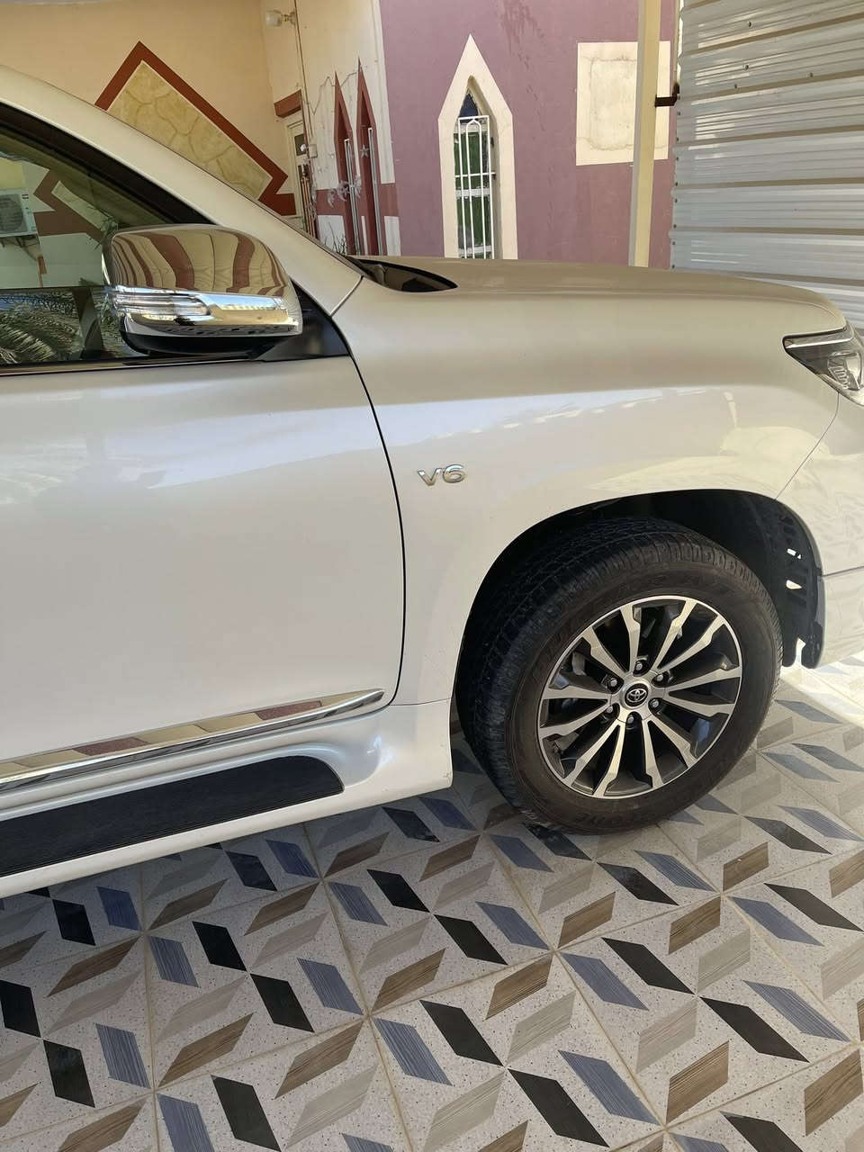 السلام عليكم ورحمة الله وبركاته..برادو موديل 2023فول مواصفات …ماشيه ١٣…الف فقط يعني اخت الزيرو وعل حال الشركه الله شاهد مال ملعوب بيها ولا بيها اي شخط…للتواصل اتصال اووتساب ***********او***********
