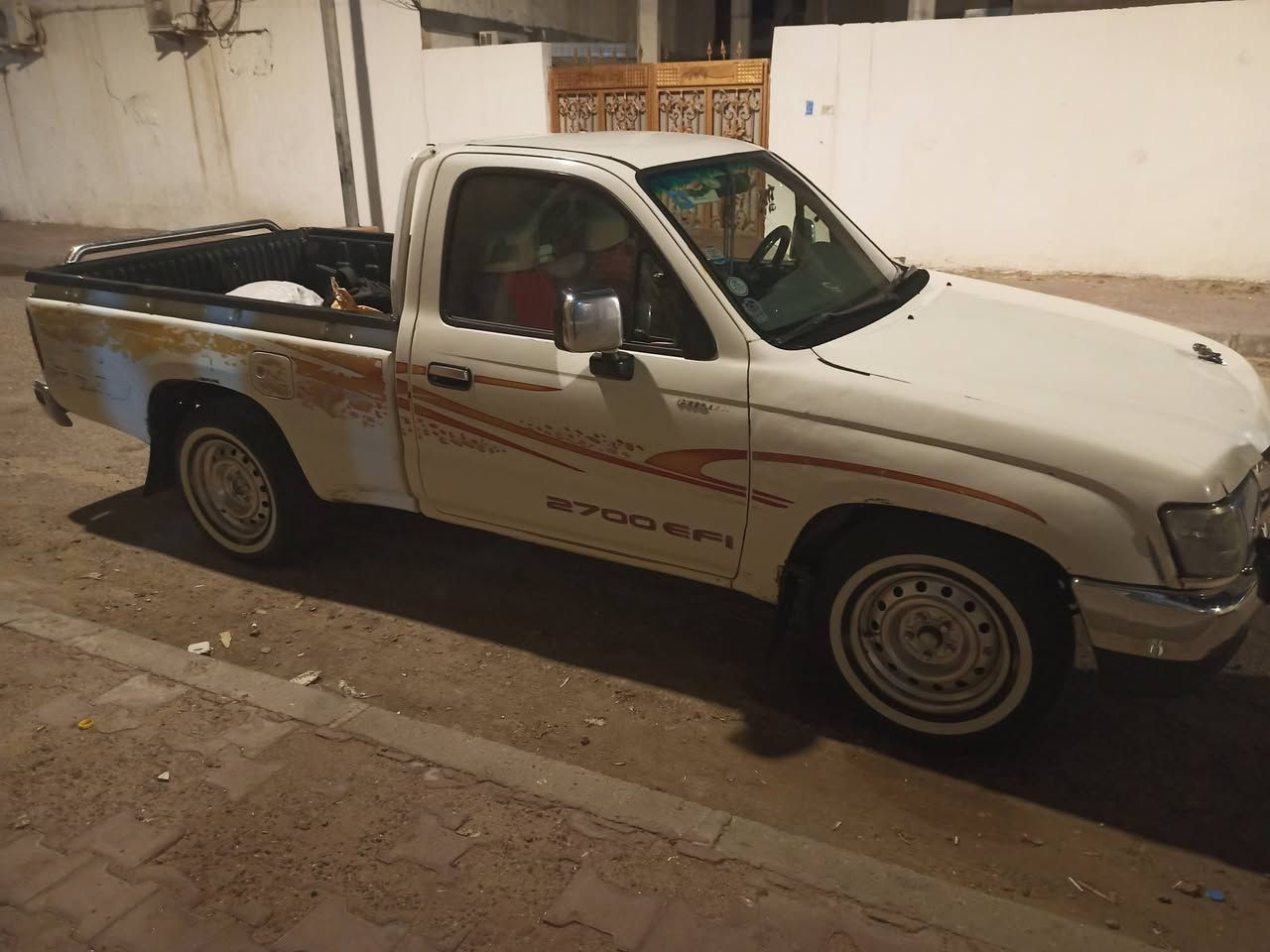 السلام عليكم بيكم تك 2002. مكفوله جاهزه من كلشي حداديه تخم تاير سنويه  ال 29 بسمي رقم نكليزي بابل مشروع وطني اليف تبريد عوزه بس قاز وفابريته
سياره مال جناي. مكان البصره الدير سعر 85 بيها مجال
رقم الهاتف ***********
