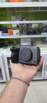 SONY.FX3  سعر بدي فقط  4ملاين و200الف GM.24.70 F2.8  سعر عدسه فقط  ملي...