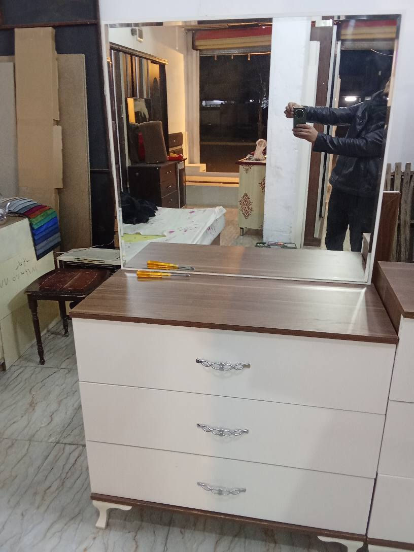 غرفة نوم 8 قطع تركي شرط النضافه مع دوشك كركوك, العراق


**إذا كنت صاحب هذا الإعلان وتريد حذفه لأي سبب، رجاءا أرسل رسالة إلى الدعم الفني**