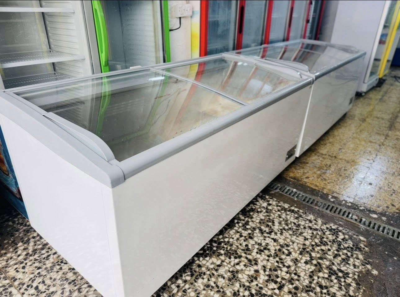 مجمدات العدد ٢تركي الاصلي🇹🇷 استعمال قليل نضافه 💯 الشراي يتصل *********** مكاني بغداد
