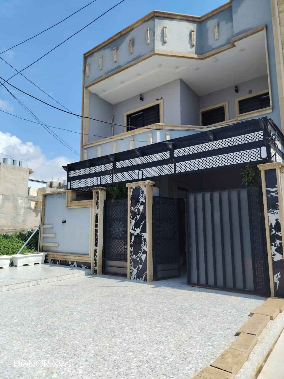 للبيع للبيع للبيع للبيع للبيع
#عقارات_فنر_الحمداني
دار سكني سند طابو في حي السماح الأركان فرع الحدائق
مقابل مدرسة سما الحدباء
المساحة ١٥٠م واجهة ٧،٥م طابقين بناء حديث
ط١غرفتين نوم وهول واستقبال ومطبخ وصحيات وكراج
ط٢ ثلاثة غرف نوم وهول وصحيات
للإستفسار ع السعر الإتصال
***********
***********
مراجعة مكتب البلديات للعقار في حي المشراق فرع مطعم طماطة بلمدخل الرئيسي
