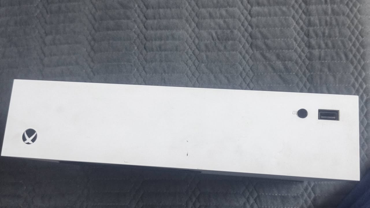 للبیع 
Xbox sries s 
512gb
النضافە ٪90 
سعر 420 بي مجال بسیط 
بیهە العاب
مثل 
efootboll 
stumble guas 
کل اشیائە بیلادي
***********
