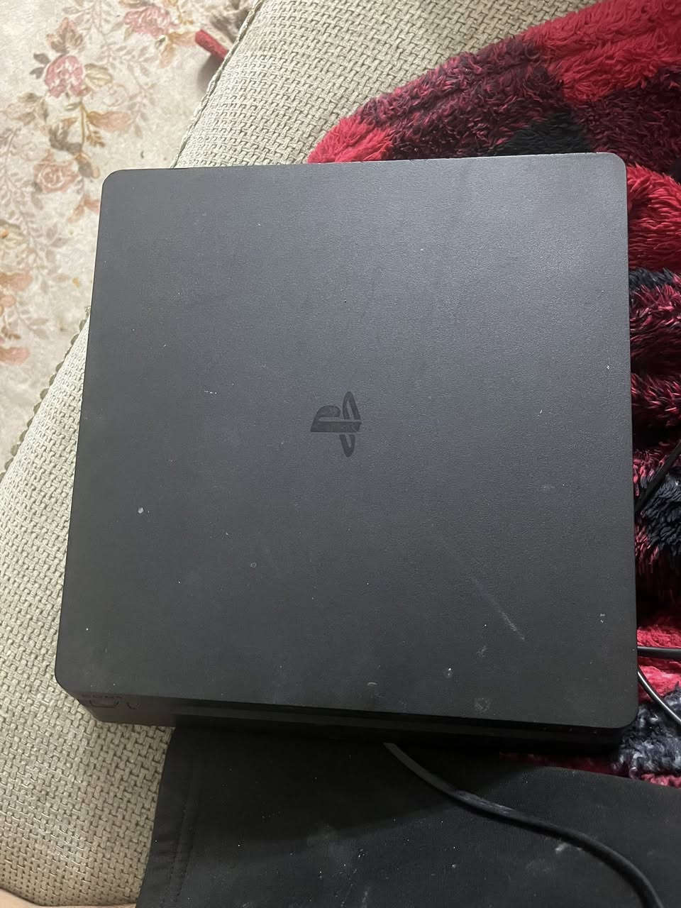 بلي 4ذاكره 512 ماداخل تصليح ابد جديد وياي قرص بيس وجوستك اصلي وتساب ***********
