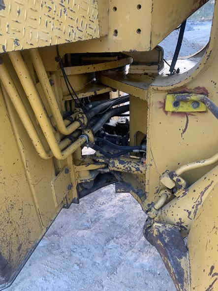 سلام عليكم شفل بي للبيع موديل ٨٥ مكفوله كفاله عامه كهربائيات  دوشمه كير ممفتوح مكينه جديده حاويه  صدر مكفول أربع اوياله برك  شغل خير من الله سنويه باسمي بس ممستلم لوحات *********** مكاني اديالى رقم. بصره
