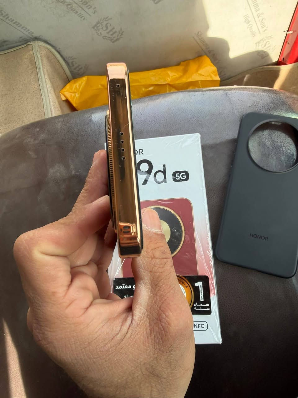 السلام عليكم
هونر X9d ذاكرة 256 الرام 12 نضيف فوووول ملحقاته كاملة السعر 385وبي مجال بسيط مكاني بغداد رقمي ‏‪0775 568 3453‬‏
