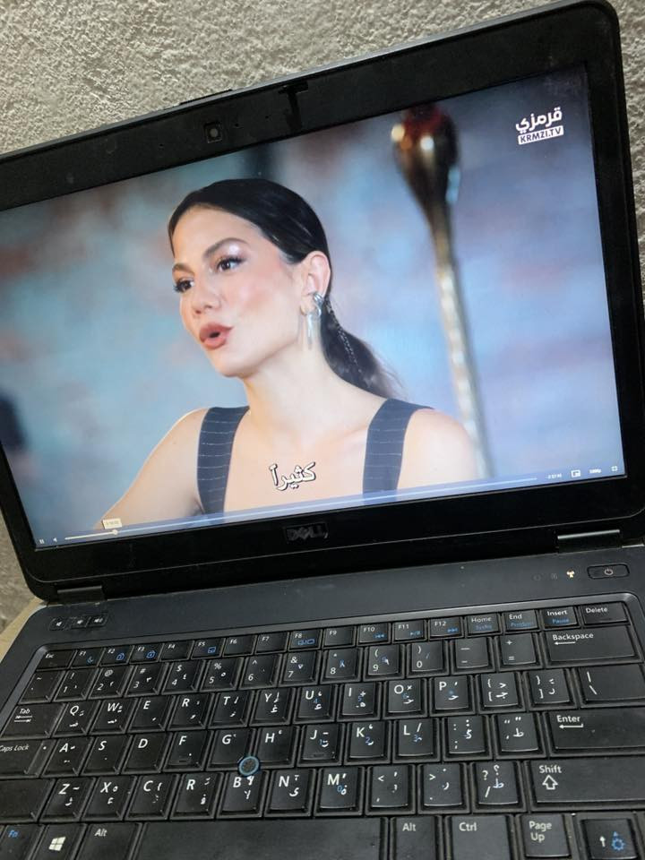 ✅ المعالج: Core i5 جيل رابع فئة (M) القوية للأداء الثقيل.
✅ الرام: 8 كيكا (قابل للتطوير).
✅ الهارد: SSD 256GB سريع جداً (إقلاع الويندوز بثواني).
✅ كارت الشاشة: كارتين شاشة؛ الداخلي Intel والخارجي AMD Radeon 2GB (يشغل أوتوكاد، ماتلاب، وألعاب مثل GTA V و PES بسلاسة).
✅ الشاشة: 14.1 بوصة بوضوح ممتاز.
✅ الإضافات: كيبورد ضوئي، مشغل أقراص DVD، بطارية جيدة 
✅ النظام: Windows 10 Pro أصلي.

150 الف بي مجال بسيط 
*********** واتساب
بغداد فلكه حي النصر
