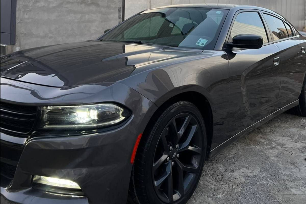 دۆج چارجەر 2023 مواسەفات SXT لاست کال 
نمونە لەجوانی 
شاشە گەوەرەو سەماعە al pine ویل گەورە  
بێ بۆیاخە تەنها ٢ دەرگای بیلاد گۆڕاوە
 لەسەر شخوت وێنەی سۆنەرەکەم داناوە 
رەقەم شنسیش داندراوە ناوەوە 
هەموی بە شەرت ئێرباگ نەتەقیوە بیلادە 
تەنها 35 mil رۆشتووە 
کاتی ناشکاوە ٢ مانگی لە گەڵە 

سـعـر : لە کۆمێنت داوابکە ڕاستەوخۆ بۆت دێت 📥 

گێر و مەکیەنەی بەشەرت 
هیچ کێشەیەکی تێدا نییە 

ژمارەی خاوەنەکەی 
*********** wats up
