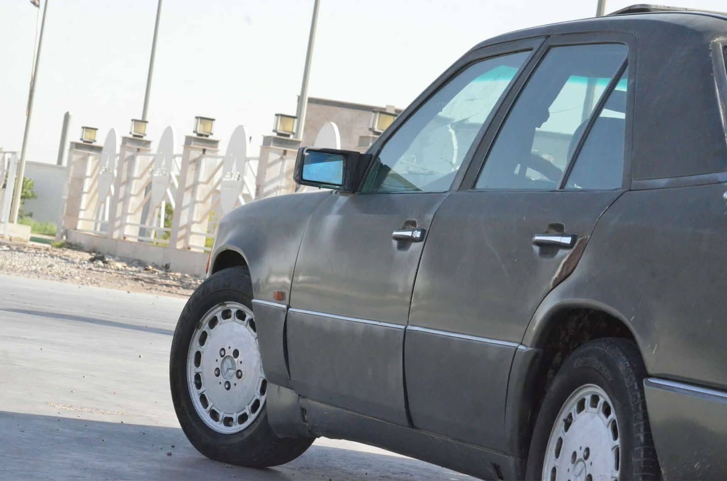 مارسدس دب 91 رصاصي غير محدد. محرك بطه 2500 ديلكو
رقمها انبار مشروع وطني مكانها واسط السعر 36ورقه وبيها مجال حك الجيه 
غرفه جلد كهرباء 
قاعده جهة السايق مصلحه 
كيرها يأخر النمره الثانيه 
واتساب او اتصال ***********
