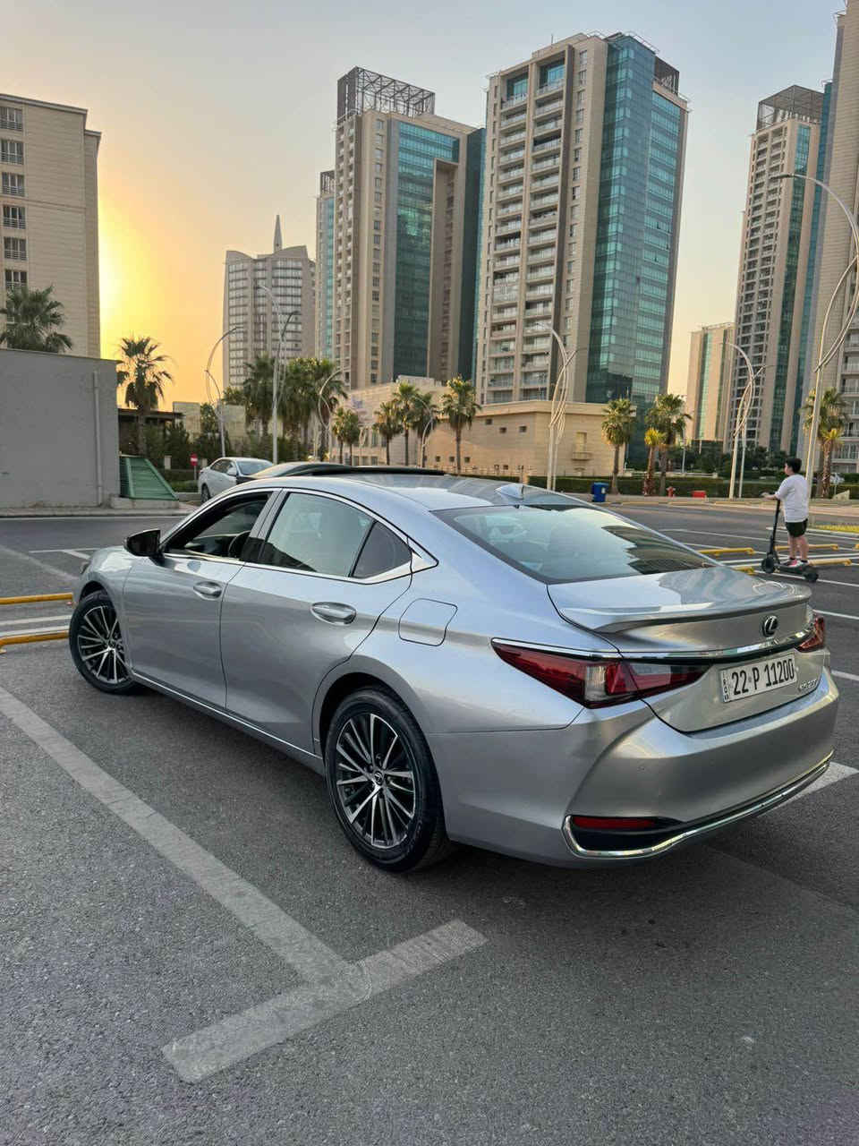 ليكزز موديل 2023 Es250 
٢ پارچةى سبوخه كةميك ناوى گرتوه نمونه له جوانى 
٥٥ هةزار رؤشتوه كيلؤمةتر گيرو مةكينةش بةشةرت
هةموو گيانى بةشةرت بيعةيبه سعرى ١٨٨ معامةله 
*********** أربيل, العراق

