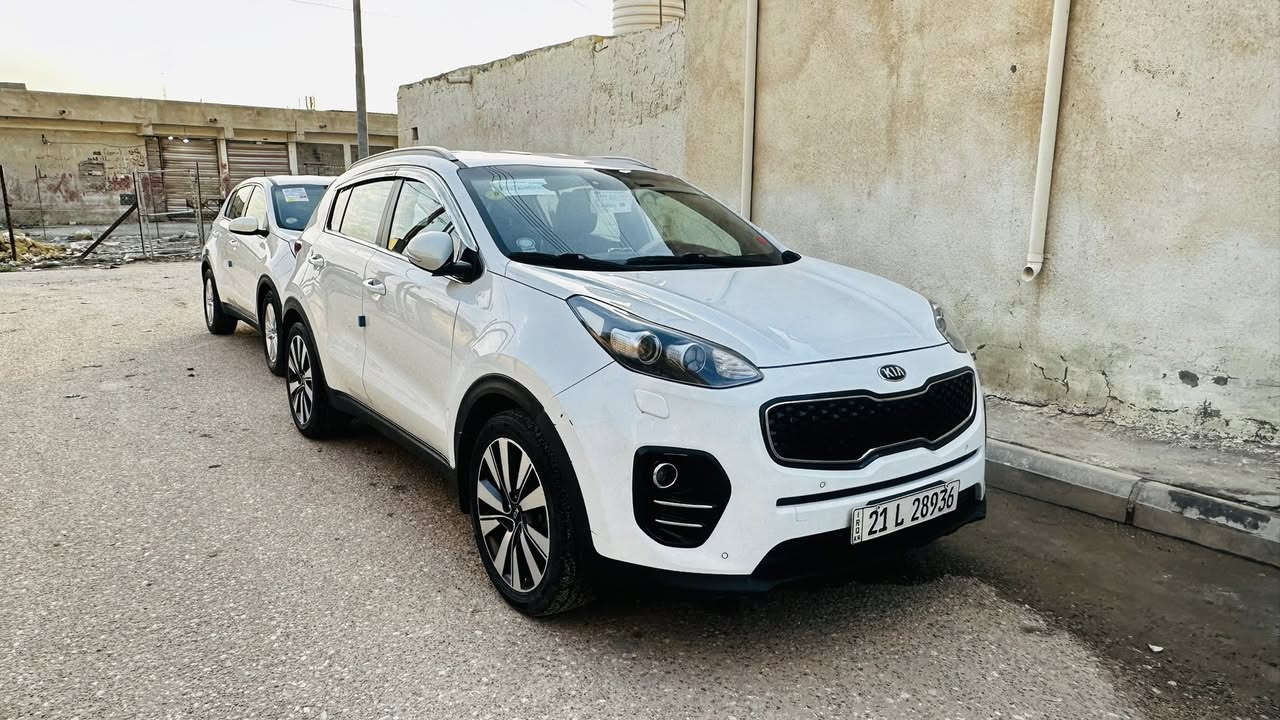 سلام عليكم
سبورتج 2018 خليجي حيييل نظيفةومكفولة من كلشي كير ومكينة ما عدا شخطين بالباب فقط ومخليهن ع وضعهن لا مصبوغات ولا معجون مجرد تكحيل 

محرك 2000 دوش المرغوب 

تحكمات ستيرن 

شاشة كبيرة لمس 

تبريد ❄️ ثلج
 
حدادية جديدة والسيارة ناعمة بالمشي 

تايرات تخم كله جديد 

السيارة جاهزة من كل النواحي والسونار موجود مالتها 

راسلني واتساب او ادخل خاص ادزلك السعر 
***********
