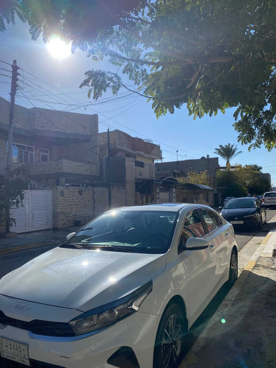 سلام عليكم 
للبيع كيا سيراتو موديل 2024 رقم بغداد ماشيه  43 سلايت محرك 2000
بيها طخه بسيطه مثل ماموضحه بالصوره السعر 185 وبيها مجال 
للأستفسار على الرقم ***********
