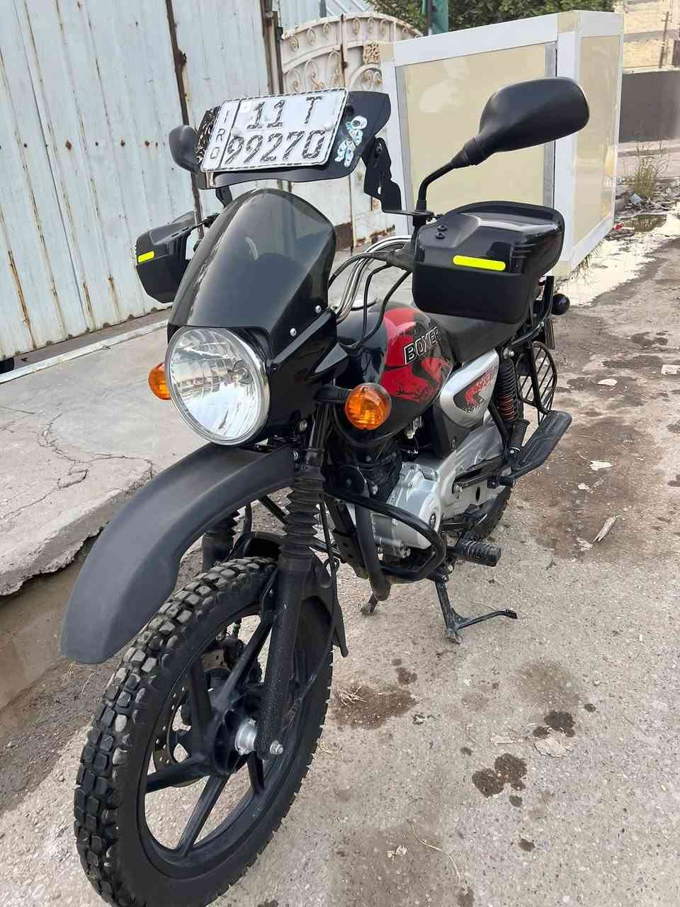 دراجة بوكسر لبيع موديل 2023 مرقم نكليزي وسنويه مكاني بلديات السعر مليونين ونص وبيها مجال بسيط حك جيه رقم الهاتف ***********
