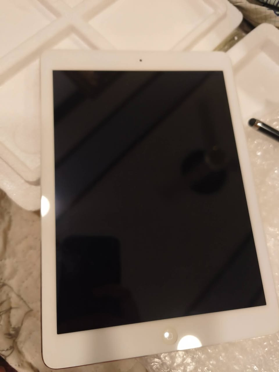 آيباد ابل- Air 1 – 16GB – WiFi – نظيف – شغال 100%”


**إذا كنت صاحب هذا الإعلان وتريد حذفه لأي سبب، رجاءا أرسل رسالة إلى الدعم الفني**