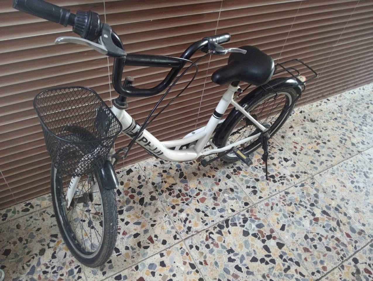 السلام عليكم
بايسكل للبيع حجم 20فول مواصفات اخو الجديد السعر 50 مكاني بغداد زعفرانيه شارع معهد.


**إذا كنت صاحب هذا الإعلان وتريد حذفه لأي سبب، رجاءا أرسل رسالة إلى الدعم الفني**