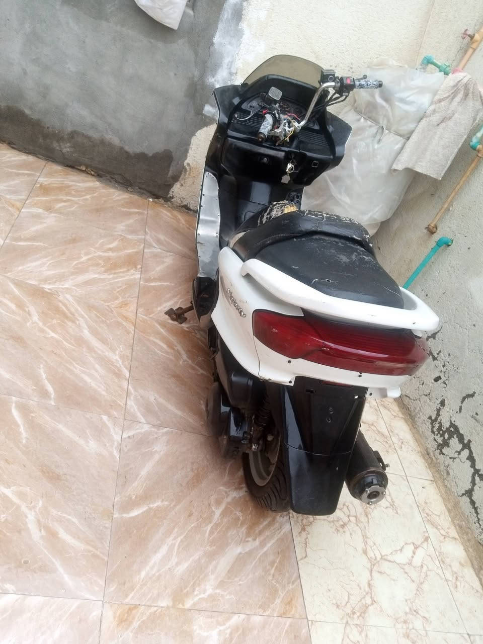 السلام عليكم دراجه ماجسته دبل رون
دراجه نكره سلف بكل وقت تواير تخم جديد چوه السوك 200الف مكاني ناصرية قضاء الغراف رقمي ***********
