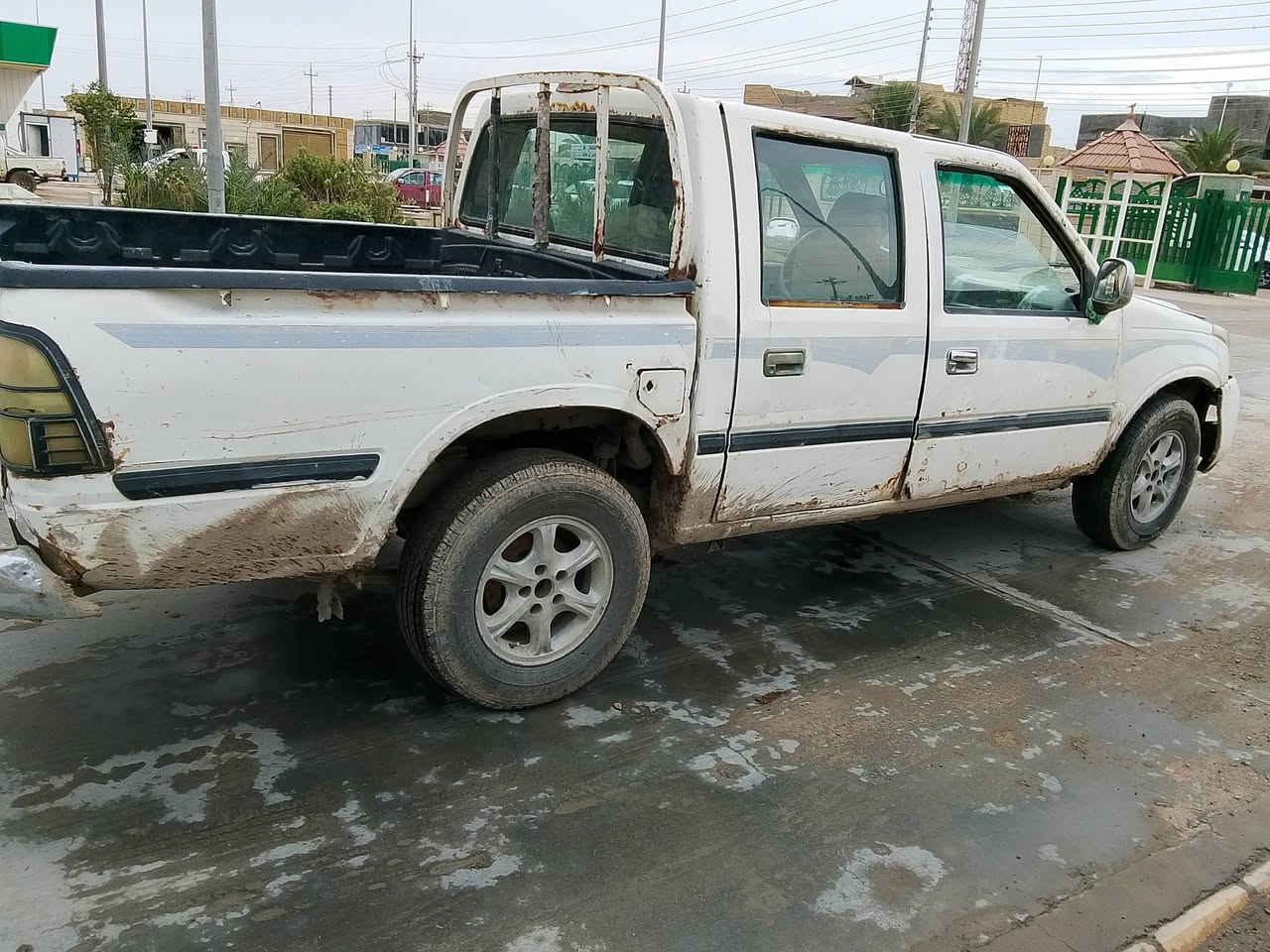 السلام عليكم كنو 2007 رقم بصره صدامي بدون تحويل كوم حديد...
مكينه وكير حاويه توني شادهن بلكارتون 
تخم تواي بجيس حداديه صدر كله جديد 
سياره خير من الله مال جناي بسعر ستوته 
سعر 15 ورقه وبيه مجال لشراي 
مكان ناصريه فضاء الاصلاح رقم  ‏‪0781 983 0778‬‏
