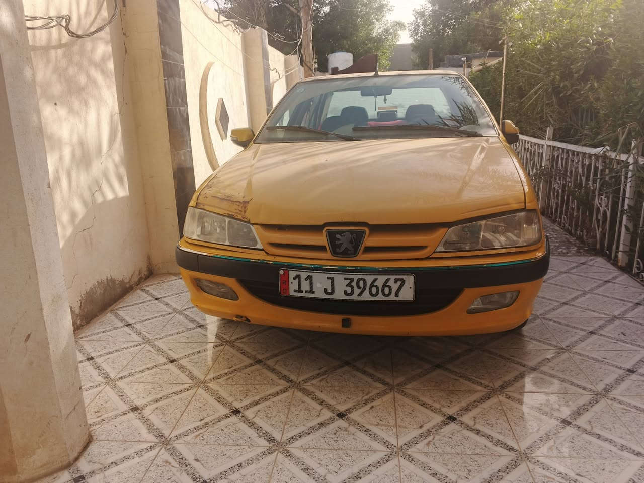 سلام عليكم بيجو بارص ٢٠١٥  بيها جاملغ ايمن تبديل بدون دواخل وحافت البنيد تعديل ورصعه بالباب مال العبري فقط مكينه كير تبريد خير من الله تخم تاير حلو  *********** مكاني بغداد جسر ديالى  
السعر ٤٣ وبي مجال
